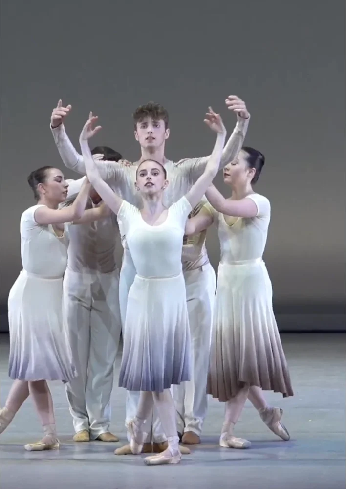 Reverie, choreography by Anderson Souza
